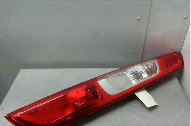 Feu arrière droit Ford FOCUS II (DA_, HCP, DP) 2.0 tdci (2004-2008) occasion