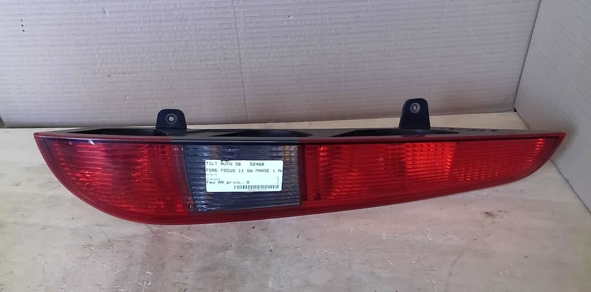 Feu arrière droit Ford FOCUS II Turnier (DA_, FFS, DS) 1.6 (2004-2011) occasion
