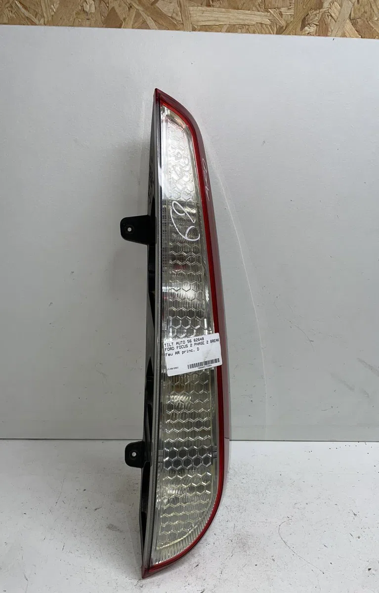Feu arrière droit Ford FOCUS II Turnier (DA_, FFS, DS) 1.8 tdci (2004-2012) occasion