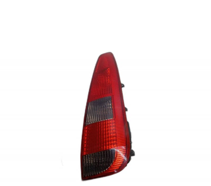 FEU ARRIERE DROIT FORD FUSION 1324515
