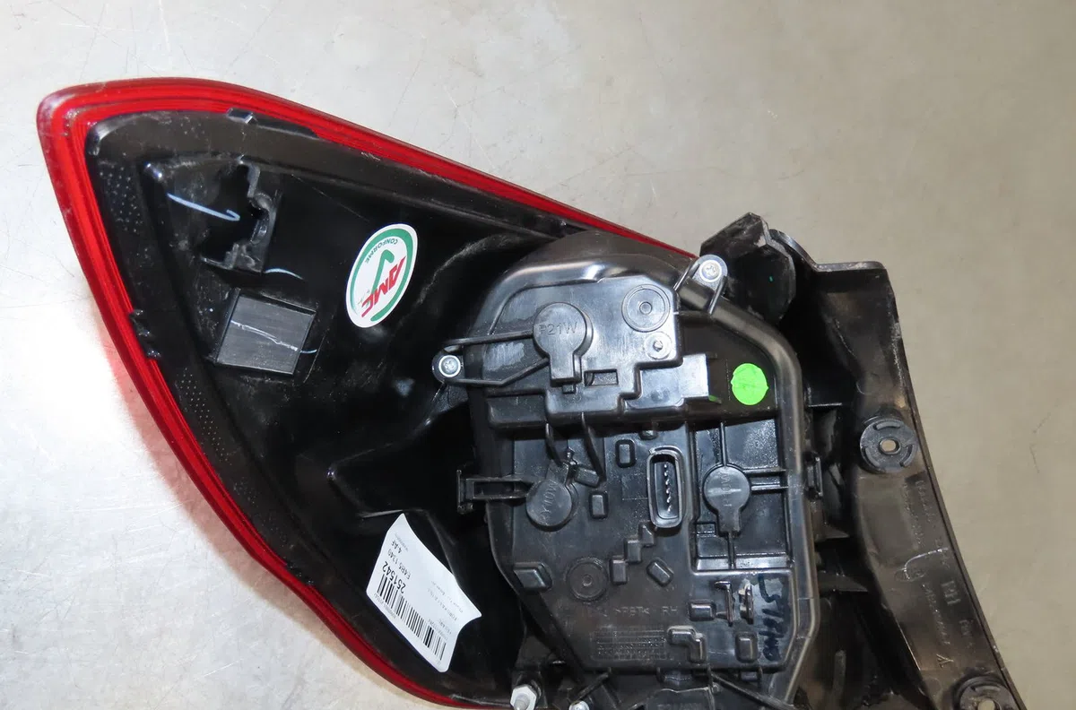 Feu arrière droit Ford KA III (UK, FK) 1.2 (2016) occasion