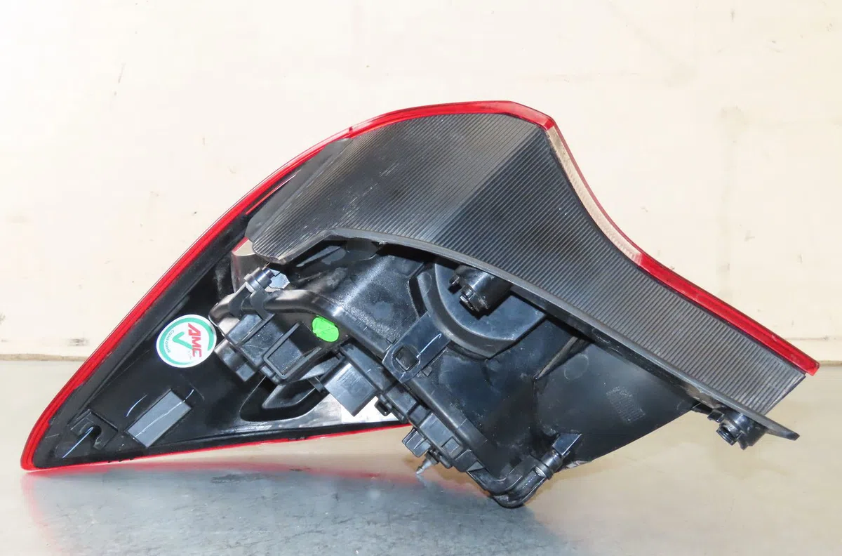 Feu arrière droit Ford KA III (UK, FK) 1.2 (2016) occasion