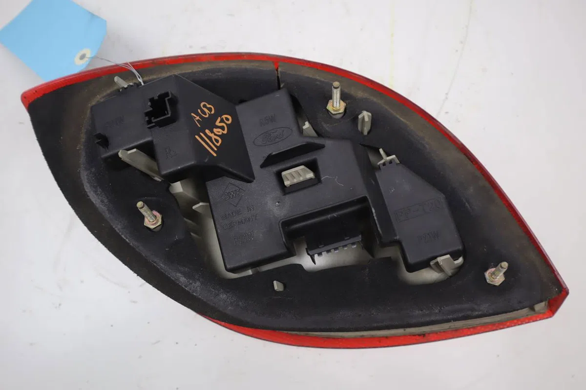 Feu arrière droit Ford KA (RB_) 1.3 i rocam (2002-2008) 3 portes occasion