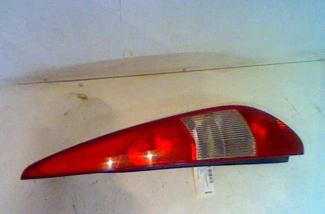 Feu arrière droit FORD MONDEO II 2002 occasion