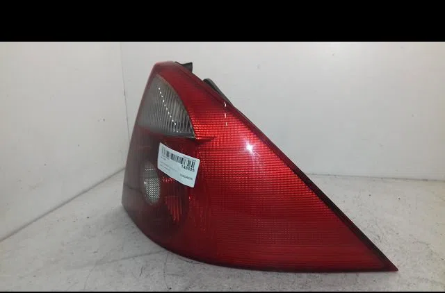 Feu arrière droit Ford MONDEO III A trois volumes (B4Y) 2.0 tdci (2001-2007) occasion