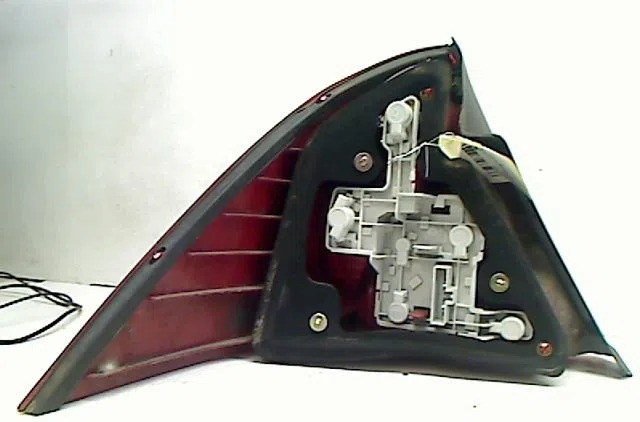 Feu arrière droit Ford MONDEO III (B5Y) 2.0 16v tddi - tdci (2000-2007) 5 portes occasion