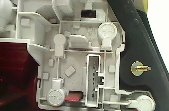 Feu arrière droit Ford MONDEO III (B5Y) 2.0 16v tddi - tdci (2000-2007) 5 portes occasion