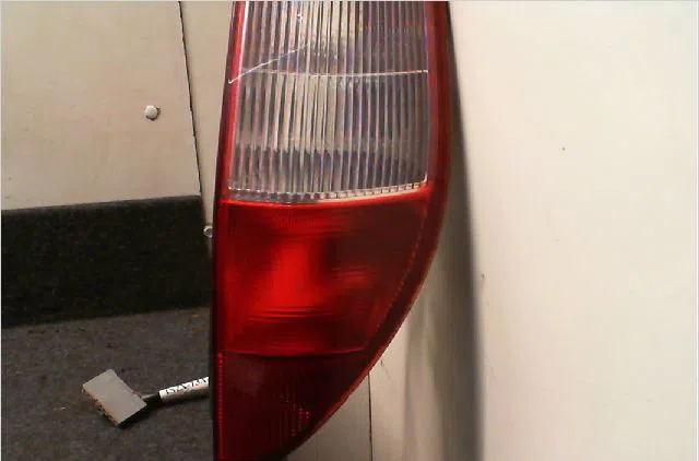 Feu arrière droit Ford MONDEO III Clipper (BWY) 2.0 16v (2000-2007) occasion