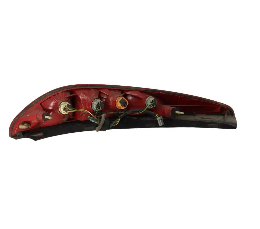 Feu arrière droit Ford MONDEO III Clipper (BWY) 2.0 16v tddi - tdci (2000-2007) occasion