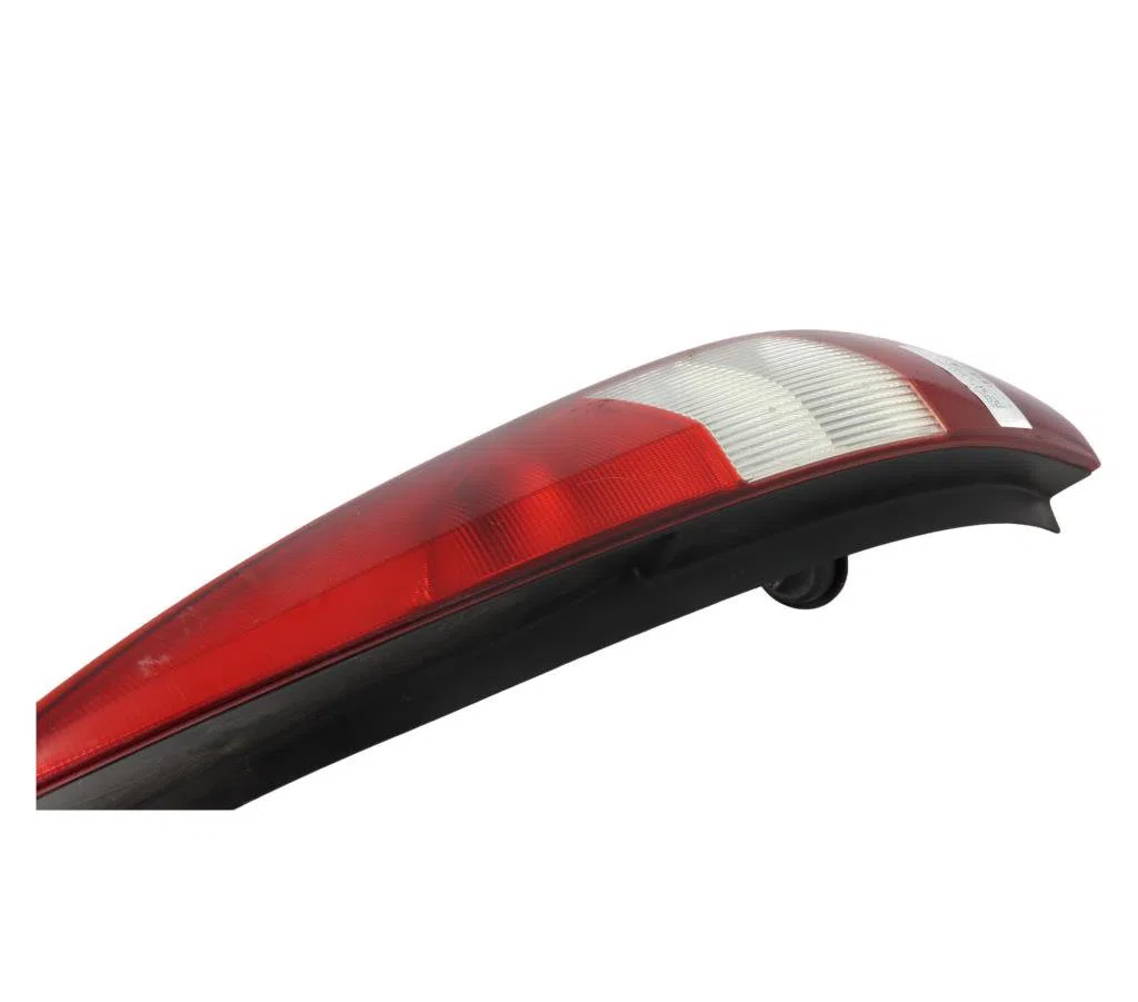 Feu arrière droit Ford MONDEO III Clipper (BWY) 2.0 16v tddi - tdci (2000-2007) occasion