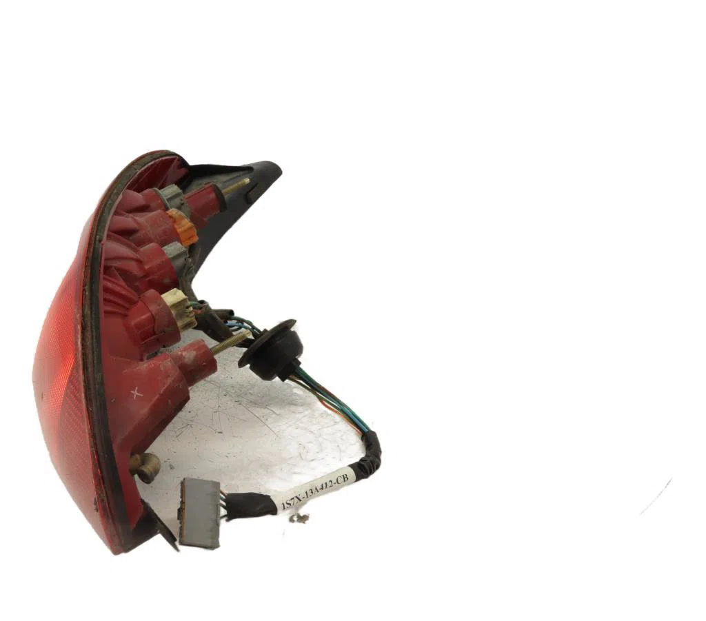Feu arrière droit Ford MONDEO III Clipper (BWY) 2.0 tdci (2001-2007) occasion