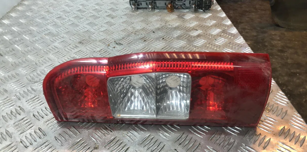 Feu arrière droit FORD TRANSIT 2 PHASE 2 occasion