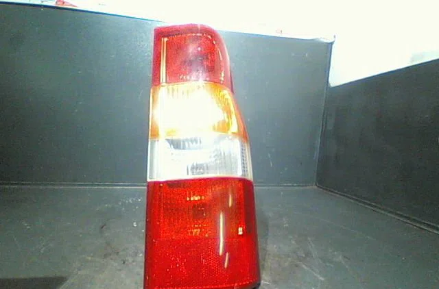 Feu arrière droit FORD TRANSIT 350 LWB TD 2004 occasion