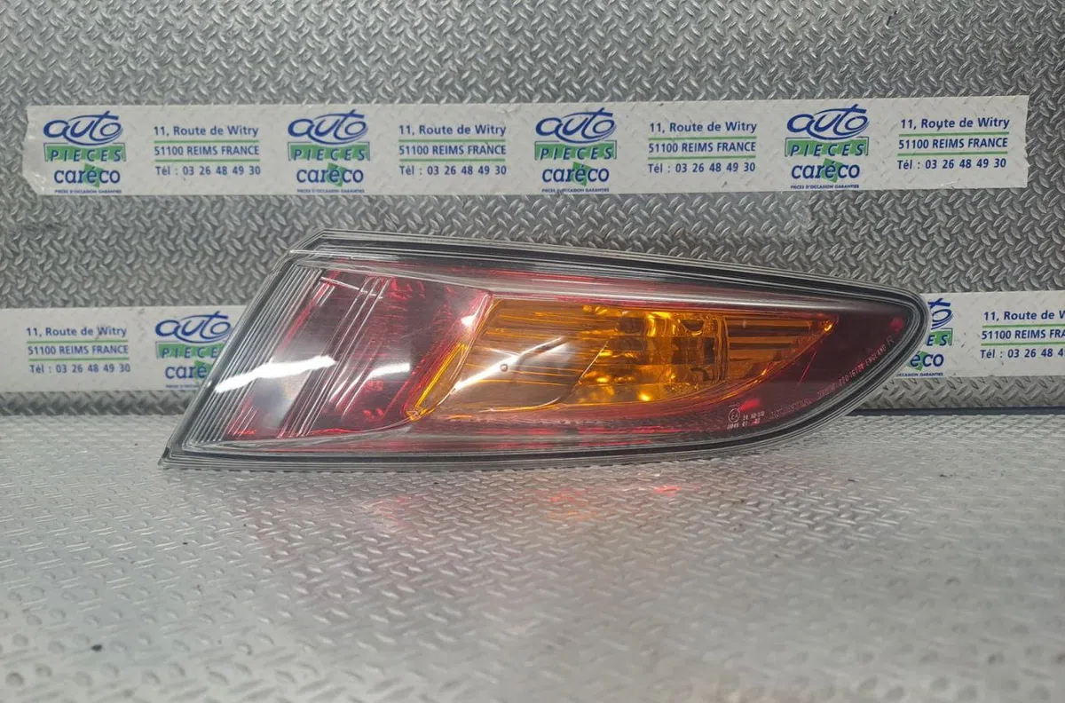 Feu arrière droit HONDA CIVIC 8  CIVIC 8 PHASE 1 occasion