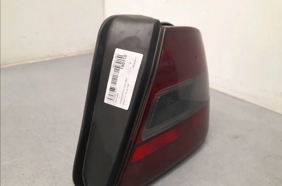 Feu arrière droit HONDA CIVIC V  1.5i 115ch occasion