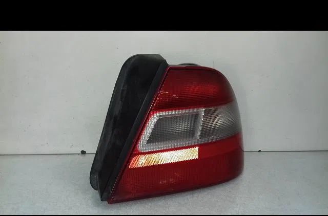 Feu arrière droit Honda CIVIC VI Fastback (MA, MB) 1.6 i (mb1) (1994-1997) occasion