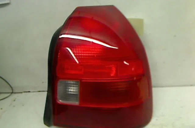 Feu arrière droit Honda CIVIC VI Hatchback (EJ, EK) 1.4 i s (ej9) (1995-2001) occasion