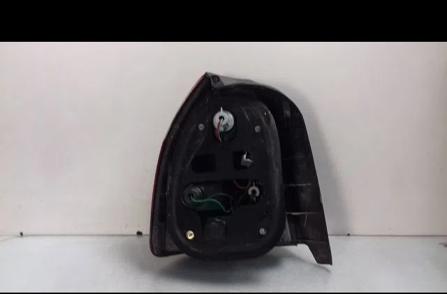 Feu arrière droit Honda CIVIC VI Hatchback (EJ, EK) 1.4 i s (ej9) (1995-2001) occasion