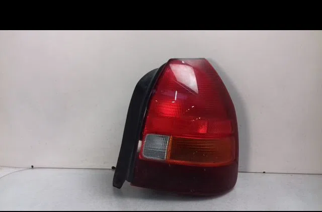 Feu arrière droit Honda CIVIC VI Hatchback (EJ, EK) 1.4 i s (ej9) (1995-2001) occasion