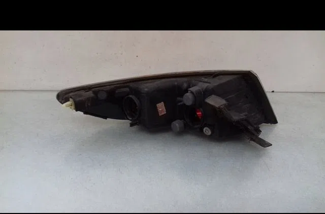Feu arrière droit Honda CIVIC VIII Hatchback (FN, FK) 1.4 (fk1) (2005) occasion