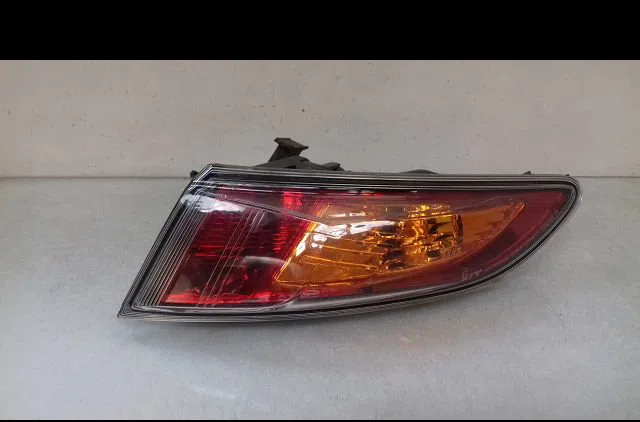 Feu arrière droit Honda CIVIC VIII Hatchback (FN, FK) 1.4 (fk1) (2005) occasion