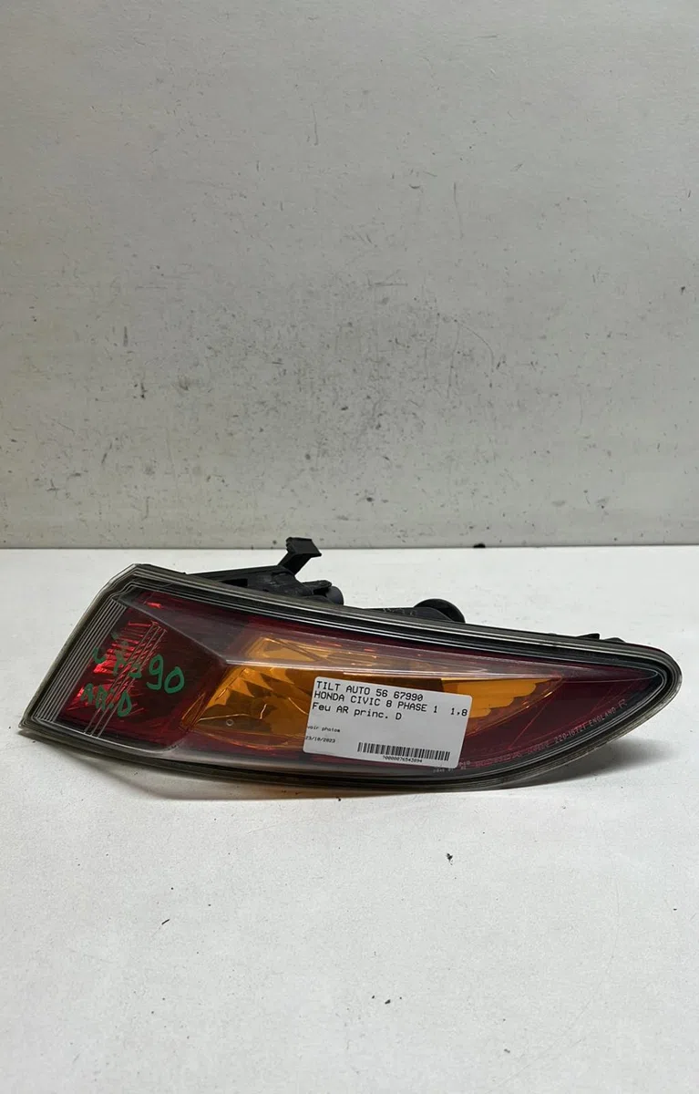 Feu arrière droit Honda CIVIC VIII Hatchback (FN, FK) 1.8 (fn1, fk2) (2005) occasion