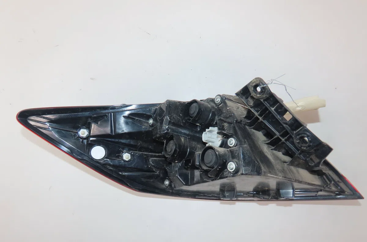 Feu arrière droit Honda CIVIC XI 3-5 portes (FL) 2.0 e:hev (2022) occasion