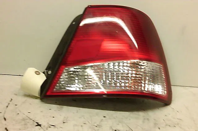 Feu arrière droit HYUNDAI ACCENT occasion