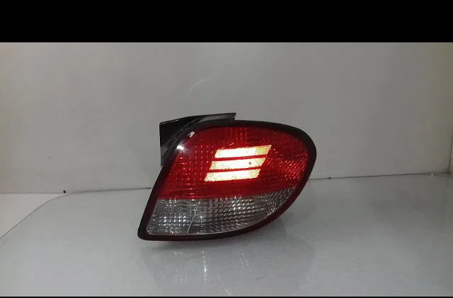 Feu arrière droit Hyundai COUPE I (RD) 2.0 16v (1996-2002) occasion