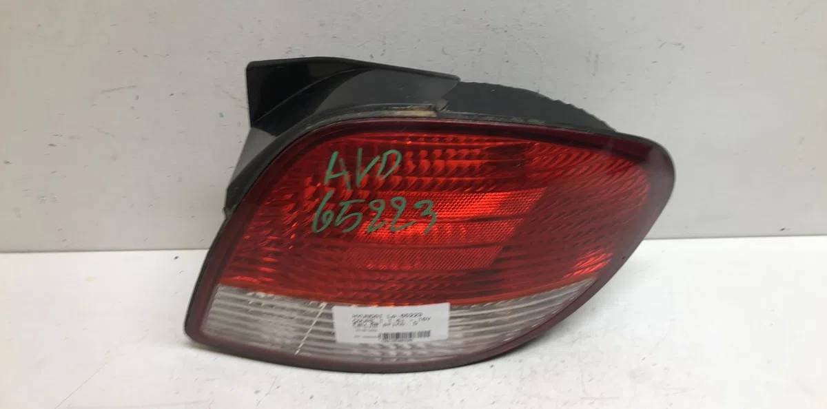 Feu arrière droit Hyundai COUPE II (GK) 1.6 16v (2002-2009) occasion