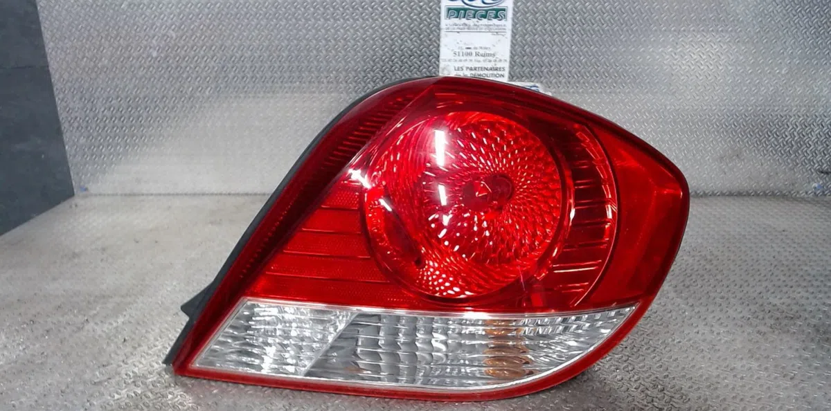 Feu arrière droit Hyundai COUPE II (GK) 1.6 16v (2002-2009) occasion