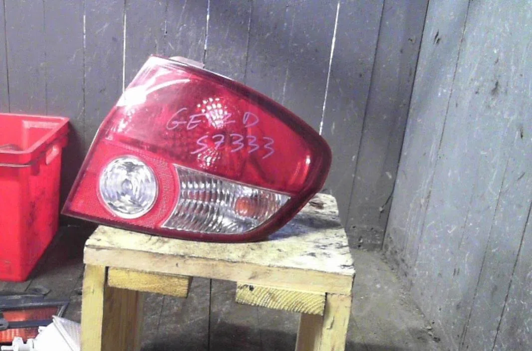 Feu arrière droit Hyundai GETZ (TB) 1.5 crdi (2003-2005) 5 portes occasion