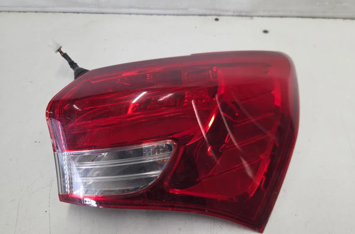 Feu arrière droit HYUNDAI IX 20 PHASE 1 occasion