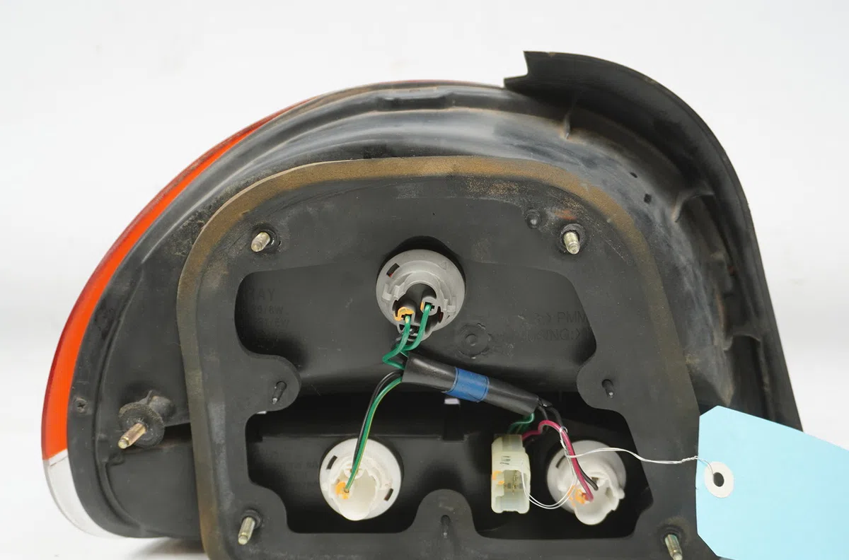 Feu arrière droit Hyundai PONY I (X-3) 1.3 i 12v (1994-2000) occasion