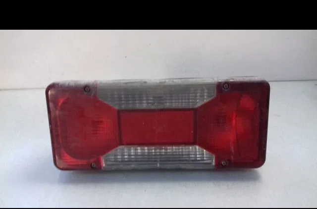 Feu arrière droit Iveco DAILY VI Camion plate-forme-Châssis 35s14, 35s15, 35c15, 40s14, 40c15, 50c15, 60c5, 65c15,... (2