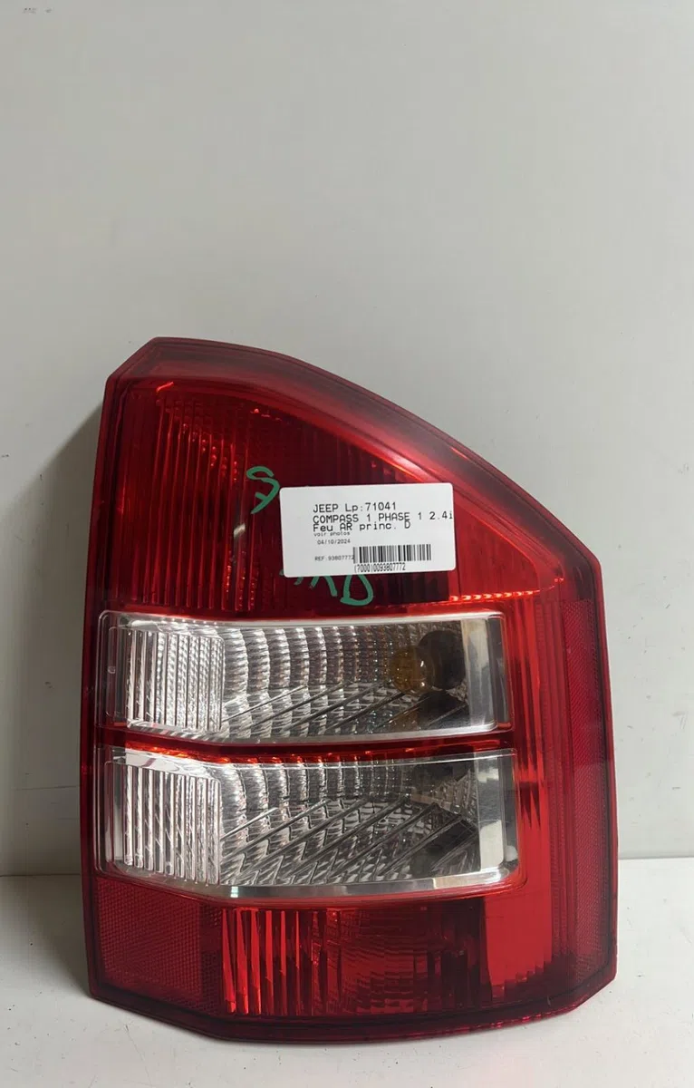 Feu arrière droit Jeep COMPASS (MK49) 2.4 4x4 (2006) occasion