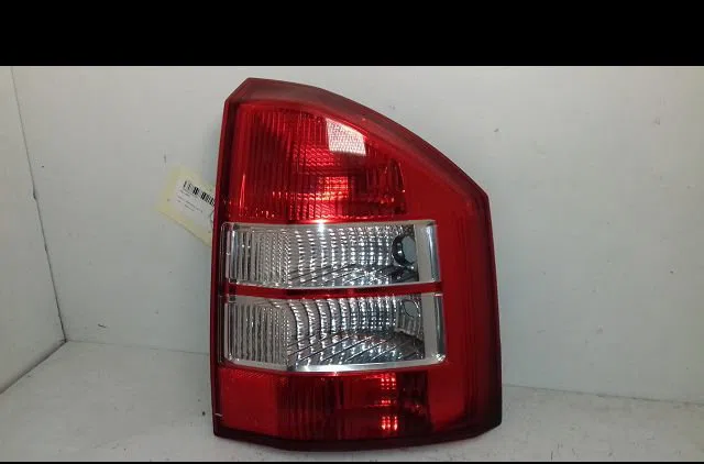 Feu arrière droit Jeep COMPASS (MK49) 2.4 4x4 (2006) occasion