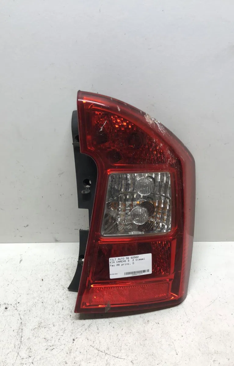 Feu arrière droit Kia CARENS III Monospace (UN) 2.0 crdi 140 (2006) occasion