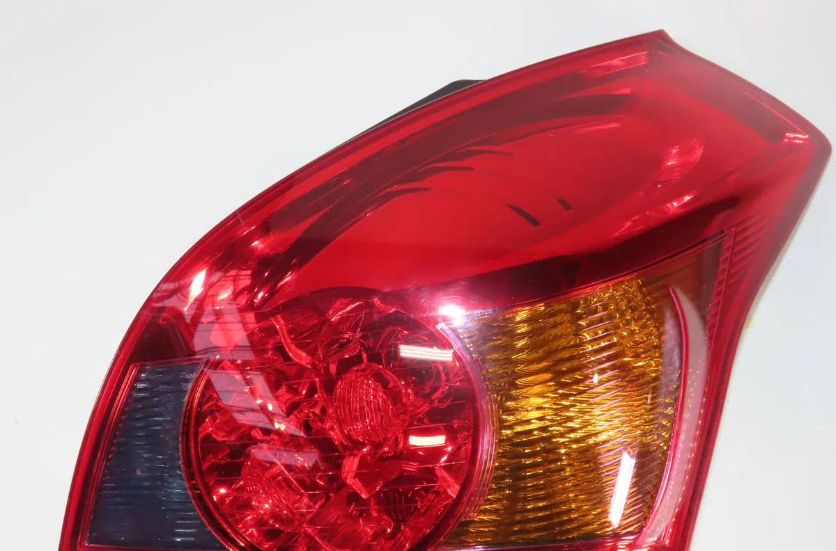 Feu arrière droit Kia CEE'D 3-5 portes (ED) 1.6 crdi 90 (2006-2012) occasion