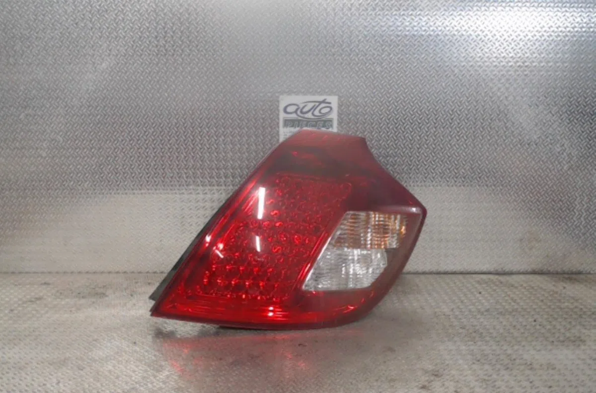 Feu arrière droit Kia CEE'D 3-5 portes (ED) 1.6 crdi 90 (2006-2012) occasion