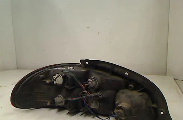 Feu arrière droit Kia CLARUS (K9A) 1.8 i 16v (1996-2001) occasion