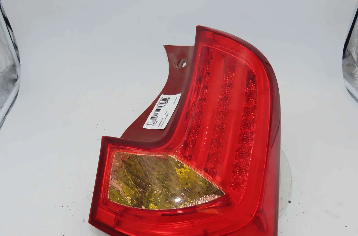 Feu arrière droit KIA PICANTO II occasion