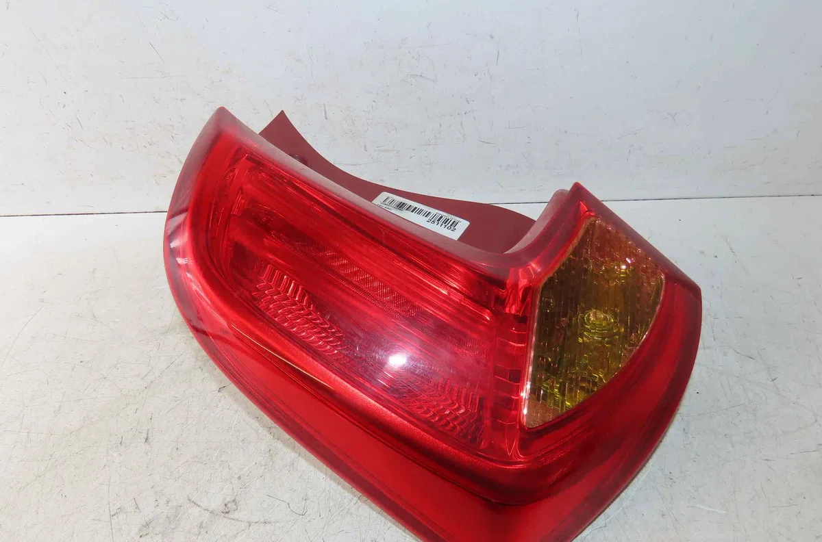 Feu arrière droit KIA PICANTO II occasion