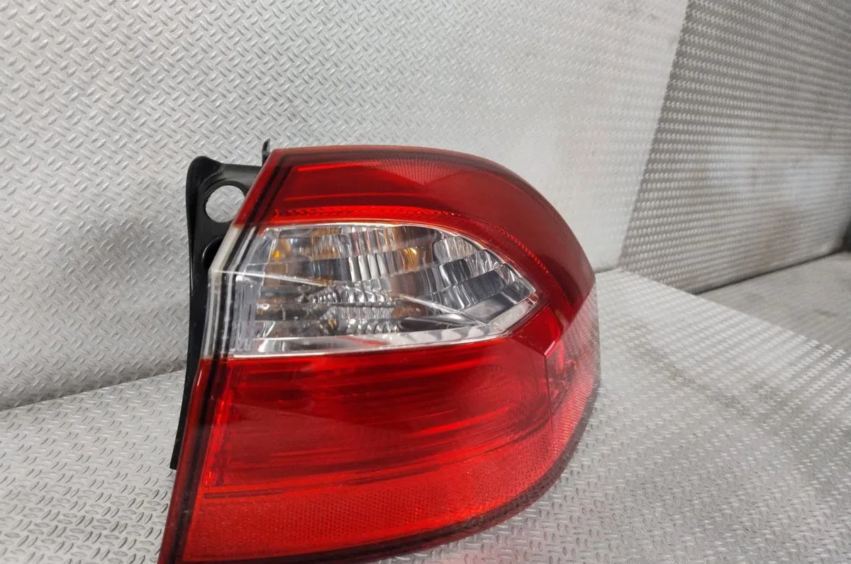 Feu arrière droit KIA RIO 3  RIO 3 PHASE 2 occasion