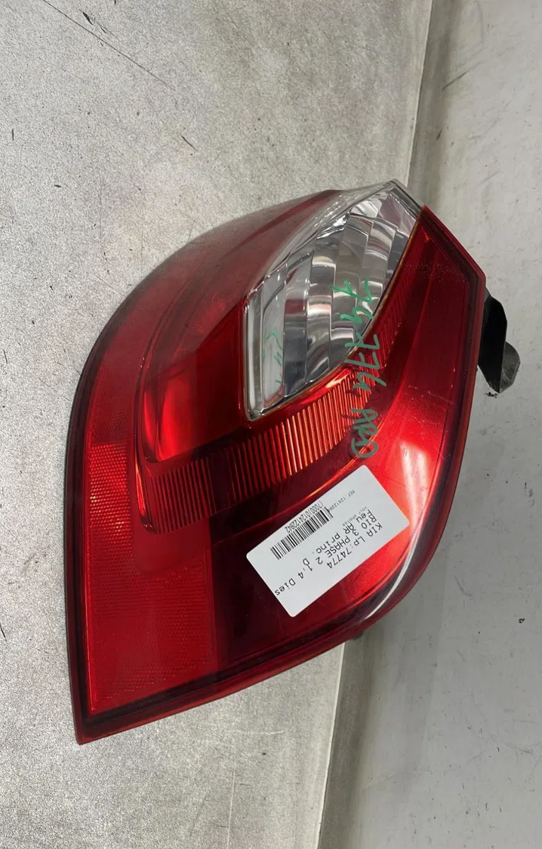 Feu arrière droit Kia RIO III (UB) 1.4 crdi (2011-2017) occasion