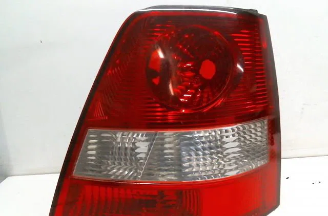 Feu arrière droit Kia SORENTO I (JC) 2.5 crdi (2006-2011) 5 portes occasion