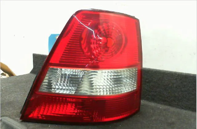Feu arrière droit Kia SORENTO I (JC) 2.5 crdi (2006-2011) 5 portes occasion