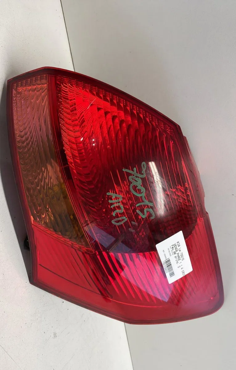 Feu arrière droit Kia VENGA (YN) 1.4 crdi 90 (2010) occasion