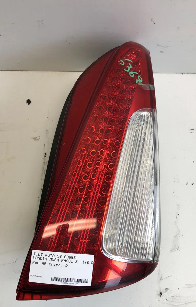 Feu arrière droit Lancia MUSA (350_) 1.3 d multijet (350.axg11, 350.axg1a) (2006-2012) occasion