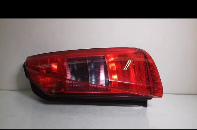 Feu arrière droit Lancia MUSA (350_) 1.4 (350.axa11, 350.axa1a) (2004-2012) occasion